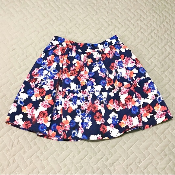 🎃 Express High Waisted Floral Skirt Size 4 - Picture 1 of 2